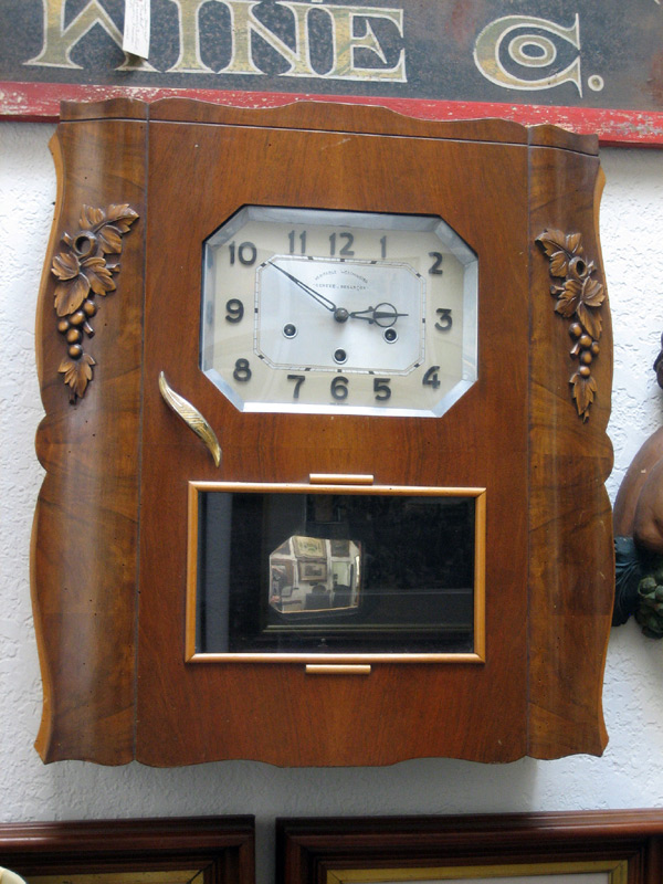 Vintage Grape Motif Cased Wall Clock